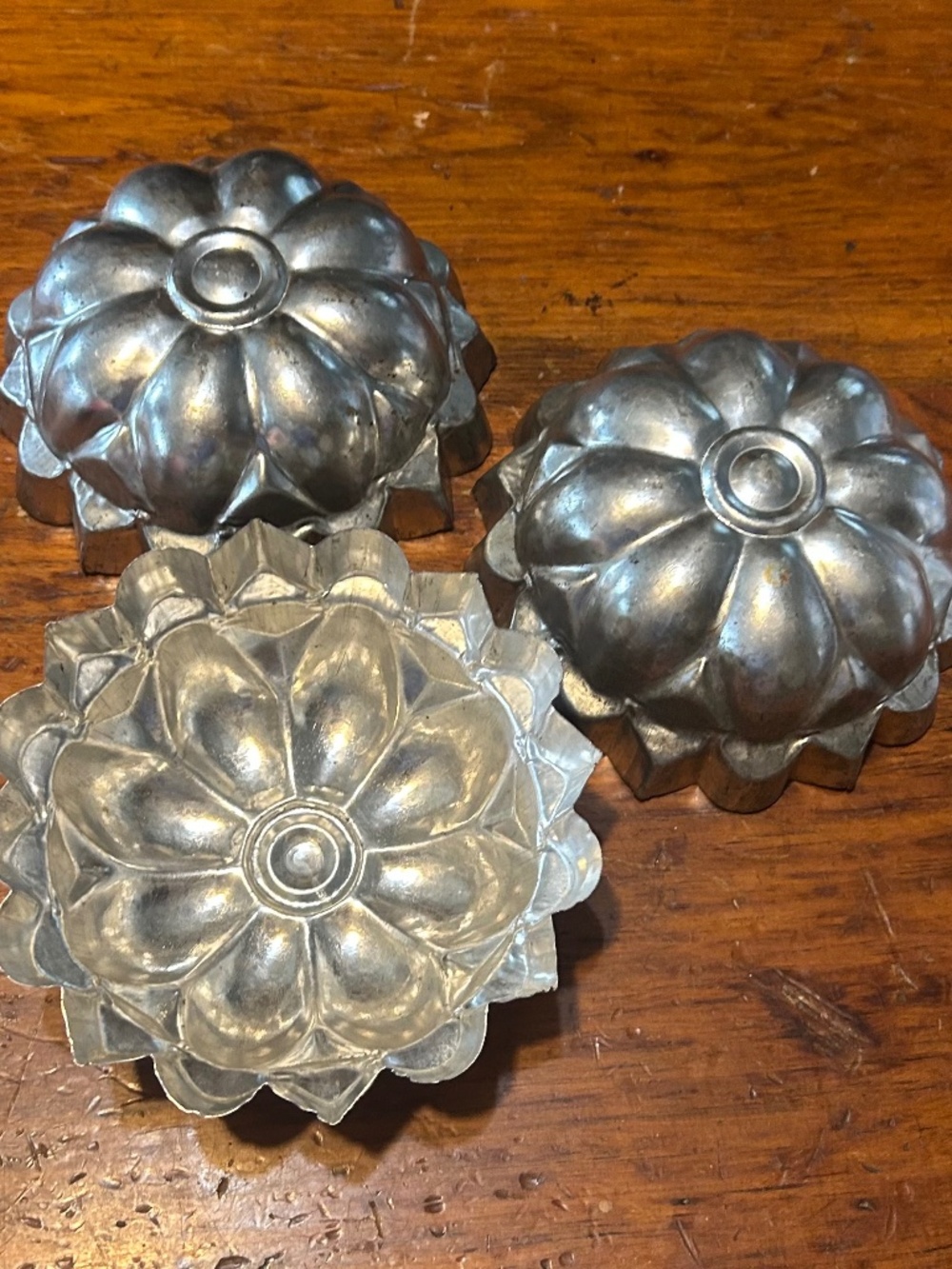 Beautiful 3 large decorative vintage fluted tart tin jello molds